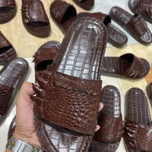 Dép quai ngang bàn tay cá sấu cho nam