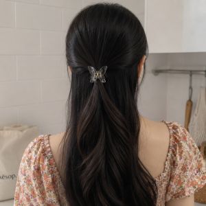 Kẹp tóc mini cánh bướm trong suốt Modleaf Mini butterfly pin Hàn Quốc