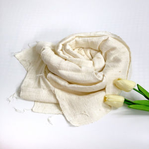 Khăn quàng cổ chất liệu đũi 100% silk màu trắng mềm mại & ấm áp dùng cho cả nam và nữ