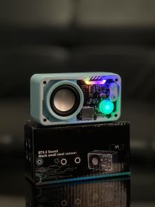 ลำโพงบลูทูธ V1 ลําโพงซับวูฟเฟอร์ แบบพกพา รองรับ บลูทูธ 5.3 และ การ์ด TF Wireless Bluetooth Speaker ลำโพงเบสหนัก