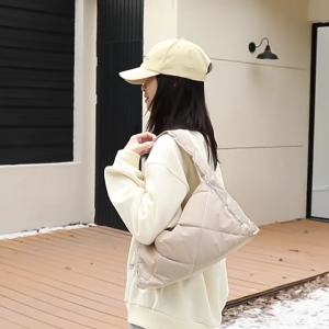 กระเป๋าปักเป้าบุนวมน้ำหนักเบาสำหรับผู้หญิงและเด็กผู้หญิงกระเป๋าสะพายไหล่กระเป๋าถือผ้านวมที่ใช้ได้จริงและสง่างาม