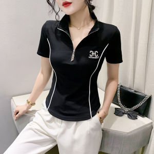 YIMEI เสื้อยืดสตรีคอตั้งมีซิปแขนสั้นใหม่สำหรับฤดูร้อน2023เสื้อยืดเด็กผู้หญิงเผ็ดสวยฉบับภาษาเกาหลีเสื้อคอตตอนต่างประเทศ