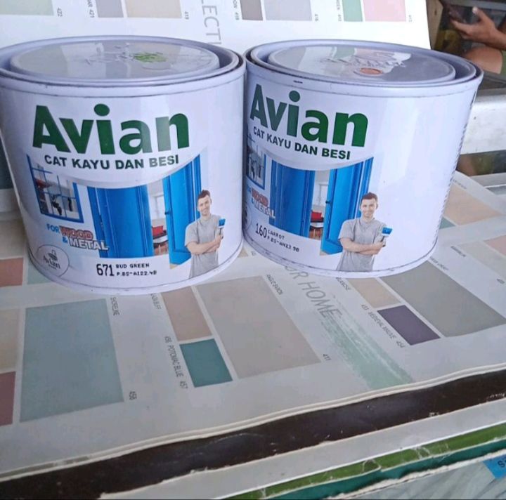 Cat Avian 1/2 kg atau 0.45 lt