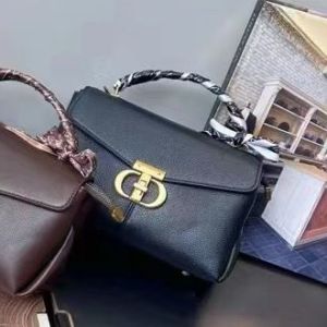 NEW!!! Tas Kulit Selempang Import Wanita W3058 Tas Wanita Import Kulit Tas Selempang Wanita Kulit Import Kekinian