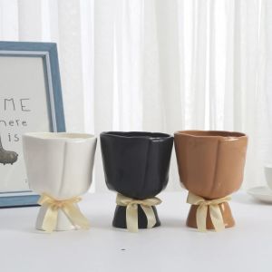 White Plastic Vase Imitation Porcelain Vase Home Decor Vase Ornament Flower Pot Simple Ins Style Flower Vase Small Vase