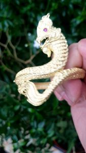 กำไลพญานาคทองเหลืองแท้ 6ซม ดวงตาทำจากพลอย สินค้าเหมาะกับนำไปหูมทองก่อนใช้งาน ให้ค้นหาลูกค้าที่กำลังมองหา