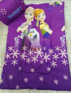 ที่นอนเด็กอนุบาล ลายการ์ตูน มีที่สะพาย แบบนุ่มพิเศษ ซักสีไม่ตก ไม่เป็นขุย น้ำหนักเบา เด็กๆถือได้ด้วยตัวเอง ใช้สำหรับไปโรงเรียน หรือใช้ในบ้านก็ได้