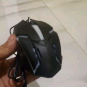 Mouse Keren Dengan Lampu LED & Warna Warni