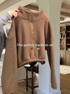 AE Specialized manufacturer of womens sports suits plush sweatshirts yoga wear and outdoor leisure sports three-piece sets