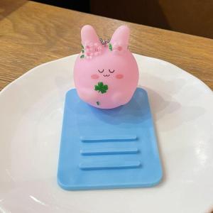 (ตัวไหญ่) ที่วางโทรศัพท์มือถือชินจัง เดสก์ท็อปมือถือ ใช้ตั้งโทรศัพท์ได้ อะนิเมะน่ารัก ชินจังน่ารัก เหมาะกับของขวัญ สําหรับตกแต่งบ้าน รถยนต์ พร้อมจัดส่ง