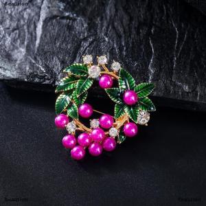 [COD] Beaution Versatile Creative Zircon Leaves Berry Wreath Alloy Christmas Brooch Chest Buckle DIY Dress Suit Scarf Decoration Gift