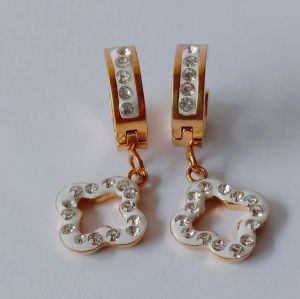 ANTING TITANIUM ANTI KARAT CLIP GARIS PERMATA GOLD