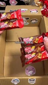 Nestle Crispy Shark Matcha Pure Cocoa Butter Sandwich Wafer Matcha Biscuits Casual Snacks 雀巢脆脆鲨清新抹茶纯可可脂夹心威化抹茶饼干休闲零食