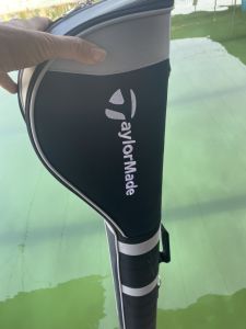 Túi gây golf mini đeo vai đựng được 5 đến 7 cây gậy titleist và các thương hiệu chất liêu vải bạt không thấm nước bền đẹp và rẽ vệ sinh