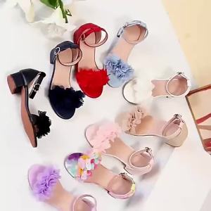 Princess-style shoes for girls featuring a fashionable floral design. Open-toe high heels for summer parties and weddings. Girls’ sandals casual shoes for kids and beach shoes.