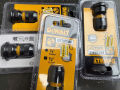 Đầu chuyển Dewalt bù lông sáng vít 1/2- 1/4 new. 
