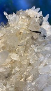 tinh thể thạch anh đặc biệt có cọ sinh tóc đen Tourmaline tặng đế gỗ