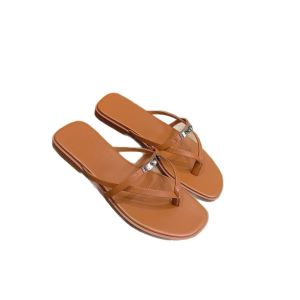 [FreeShipping] Metal Buckle Square-Toed Flip-Flops Slippers Soft Leather Flat Herringbone Sandals Beach Sandals