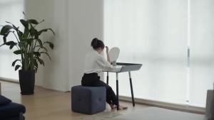 【LDIES】สตูลรองเท้าเปลี่ยนสตูลสตูลสตูลขนาดเล็กโซฟาสตูลในครัวเรือน Tatami เก้าอี้สตูลวางเท้าแบบพกพา Pier โซฟาสตูลแฟชั่น Creative Low สตูลห้องนั่งเล่นไม้สตูลขนาดเล็ก