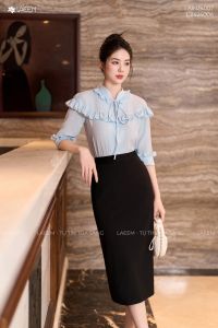 Áo sơ mi chờm vai bèo thiết kế công sở cao cấp Laeem Design LA1N24006 chất liệu vải tơ nhật vân mềm mỏng nhẹ thoáng mát phù hợp mùa hè