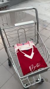 เสื้อยืดผู้ชายผู้หญิง แขนสไตล์ Raglan ลายปัก "BEST" เสื้อยืดยูนิเซ็กส์ ทรงหลวม คอวี