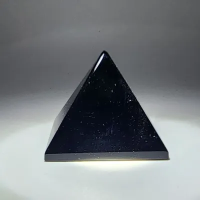 (SG Seller Ready Stocks) (SG Seller Ready Stocks) Natural Obsidian Pyramid Display Ornament