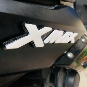 EMBLEM MOTOR XMAX VARIASI TIMBUL 3 DIMENSI BAHAN RESIN