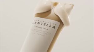 Skin1004 Madagascar Cenla Ampoule Foam for Women Cleanser Face Wash Foam Oil Control Facial Cleanser 125ml