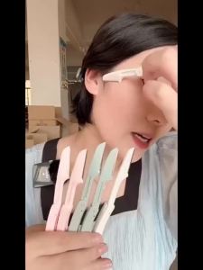 Portable Gecomo Foldable Face Shaver for Women Includes Cover for Safe Trimming
