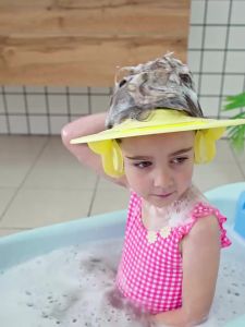 Zhiyan Mommy Little Yellow Duck Ear Protection Childrens Bath Cap Silicone Shower Cap Baby Shampoo Cap Infant Bath Cap
