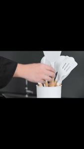 Cille.ชุดเครื่องครัวซิลิโคน ไม้พายซิลิโคน เครื่องครัว ชุดไม้พายซิลิโคน ช้อนในครัว อุปกรณ์ทำอาหาร ซิลิโคนฟู้ดเกรด ทนความร้อนสูง