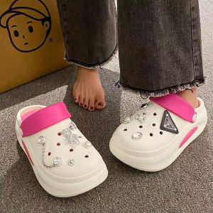 Qkkshop กำลังฮิต รองเท้าแตะแบบสวมแฟชั่น งานหัวโตทรงอวบน่ารักๆ สีสวยสะใจมาก สายแฟชั่นต้องมี รุ่นนี้เค้านิ่มมาก ฟรีตัวติดการ์ตูนลายดอกไม้สวยๆ คุ้มค่ามากแม่