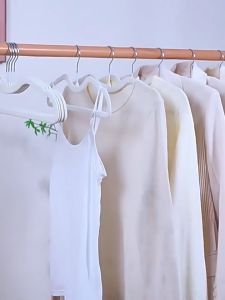 50pcs Non-Slip Short Neck Velvet Hangers - Durable Space-Saving for All Garment Types