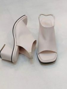 New!!!! รองเท้าส้นสูง 2.5 นิ้ว พื้นรองเท้านิ่มมาก หนัง PU อย่างดี มีสายรัดส้นยางยืด ผลิตในไทย