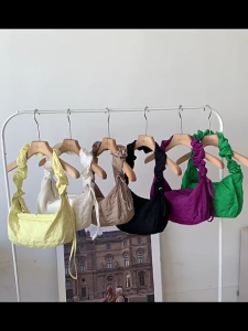 Fashion Crossbody Bag Versatile Shoulder Bags for Girl Women Pleated Drawstring Solid Color Bags Korean Style Ruched Bag