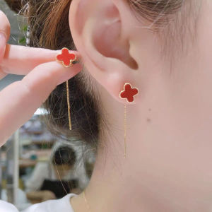 Nicedays🍒Anting Berlian Mewah Ringan Dan Mewah Penuh Berlian Serta Anting Semanggi Berdaun Empat Yang Terbuat Dari Bahan Paduan