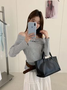 2026 Autumn New Fresh Simple Pure Desire Off Shoulder Bow Splicing Slim Fit Top for Women