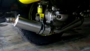 Knalpot Vespa Buang Kanan Stainless: Pilihan Tepat untuk Motor Anda