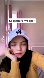 Khasiat Alami Gold Jelly Kosmetix NHS: Produk Perawatan Wajah yang Membuat Kulit Anda Terlihat Cantik