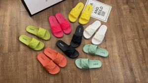 New Fashionable WomenS Slippers New High-End WomenS Outdoor Wear Portable WomenS Slippers For Spring And Summer