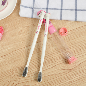 แปรงสีฟัน แปรงสีฟันชาร์โคล ขนนุ่ม ลายซานริโอ้ (1 ชิ้น) คิตตี้ คุโรมิ ชินนาม่อนโรล Soft Sanrio Charcoal Toothbrush Kitty Kuromi