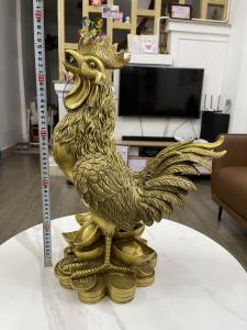 Tượng gà trống chữ Phúc bằng đồng phong thủy cao 48cm ngang 32cm nặng khoảng 8kg