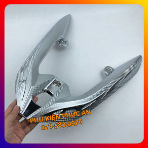 Ốp cảng sau/ chụp tay dắt xe Vario/Click Thái đời 2015 2016 2017  bản 125 150 bảo vệ tay xách carbon xi inox