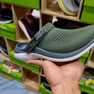 Crocs LiteRide Marbled Clog สีมาใหม่ สวยมากเลย รับรองพื้นนู่สบาย รูปถ่ายจากสินค้าจริง ราคาโปรโมชั่นสุดคุ้ม คุณพลาสติกอย่างที่สุด