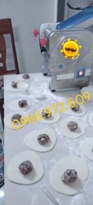 Máy cán bột làm vỏ bánh baohá cảobánh gốiđế bánh pizza size 20 chạy điệnbảo hành 12 tháng