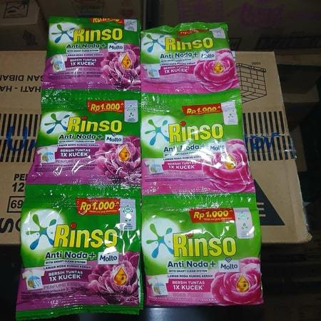 Rinso%20detergen%20bubuk%20kemasan%201000an%20-%201%20renceng%20isi%206%20sachet%20-%20Image%205
