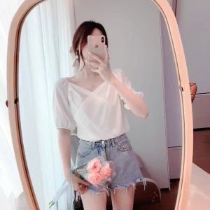 Ammin 2024 mùa hè mới pháp chéo V Cổ Ngắn Tay Áo voan phụ nữ đơn giản phiên bản Hàn Quốc màu trơn ngọt ngào tay áo bong bóng Áo Blouse thanh lịch