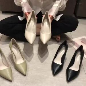 รองเท้าส้นสูงสไตล์เกาหลีสำหรับผู้หญิง IELGY ปลายแหลม