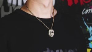 Popular European and American style personalized retro mask pendant hip-hop necklace Trendy hiphop Micro-inlaid zircon pendant