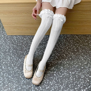 Tất Nơ Dành Riêng Cho Các Chị Với Hai Màu Trắng Đen Dễ Dàng Phối Nhiều Bộ Outfit Cực Xinh